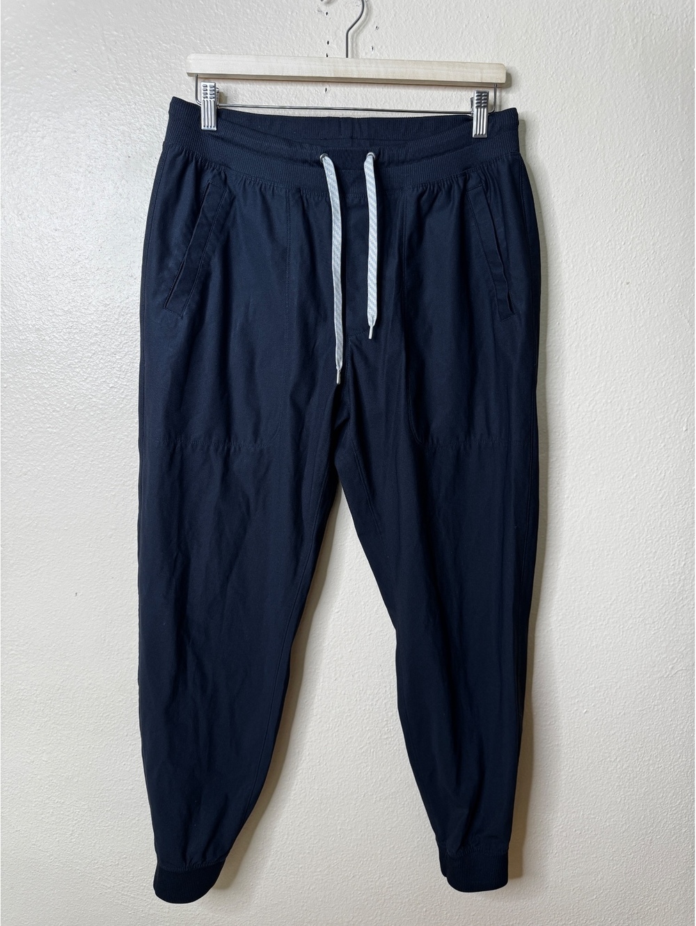 Vuori Men’s Black Large Drawstring Jogger Pants Athletic Casual